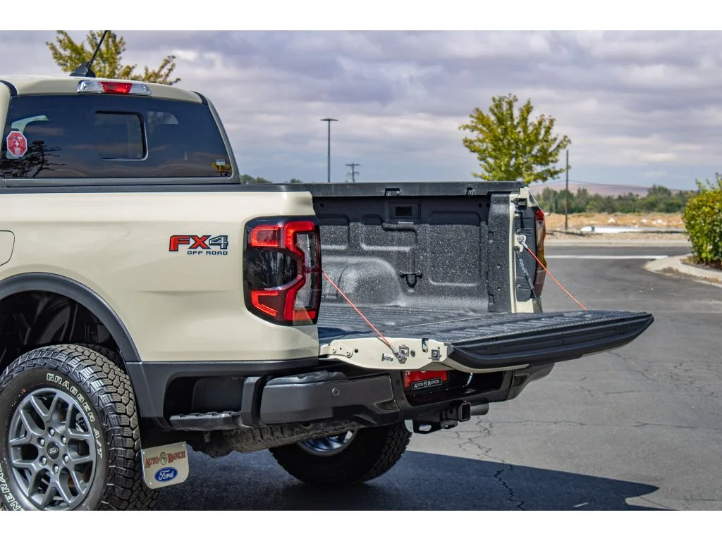 Used 2025 Desert Sand Ford XLT image 10