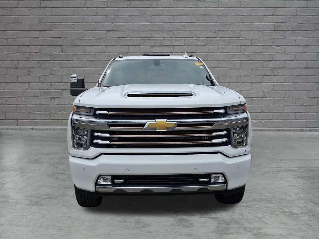 Used 2022 SUMMIT WHITE Chevrolet High Country image 2