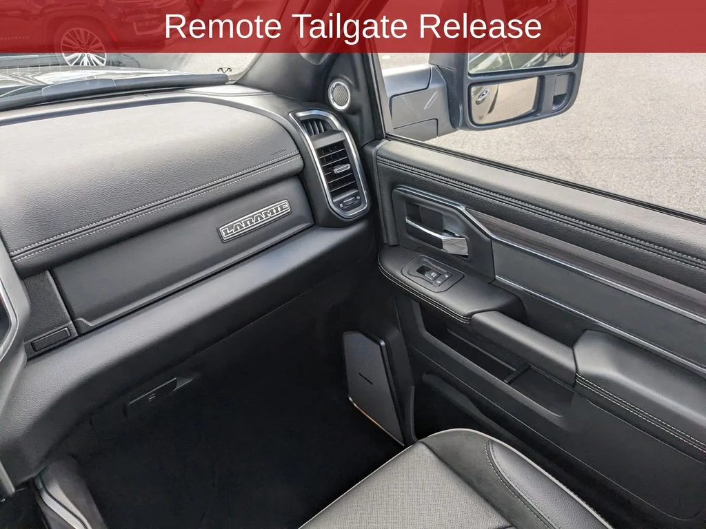 New 2025 Granite Crystal Metallic Clear-Coat Exterior Paint RAM Laramie image 18