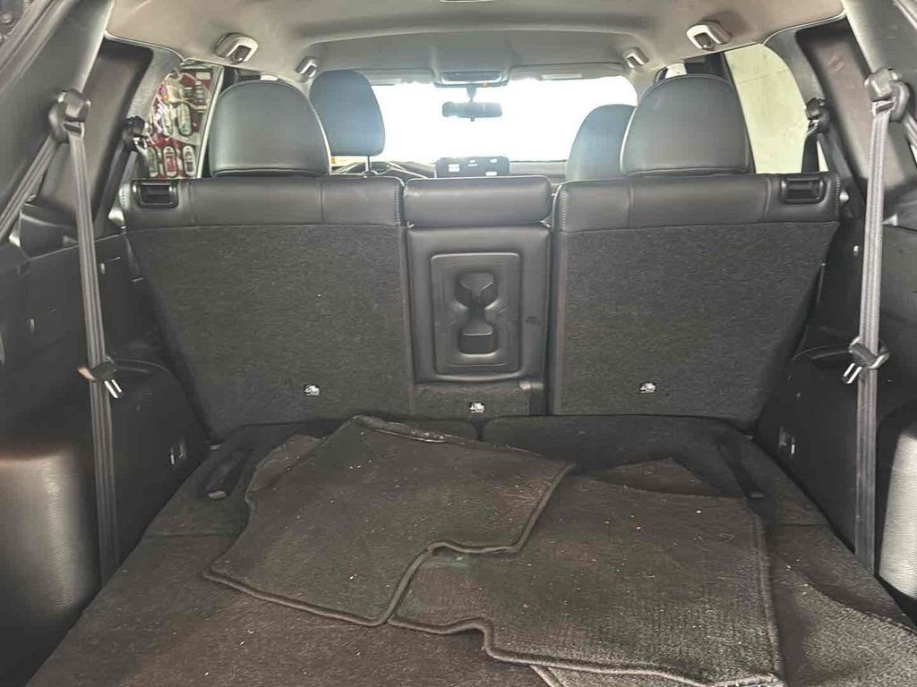 Used 2024 Black Mitsubishi SE Black Edition image 26
