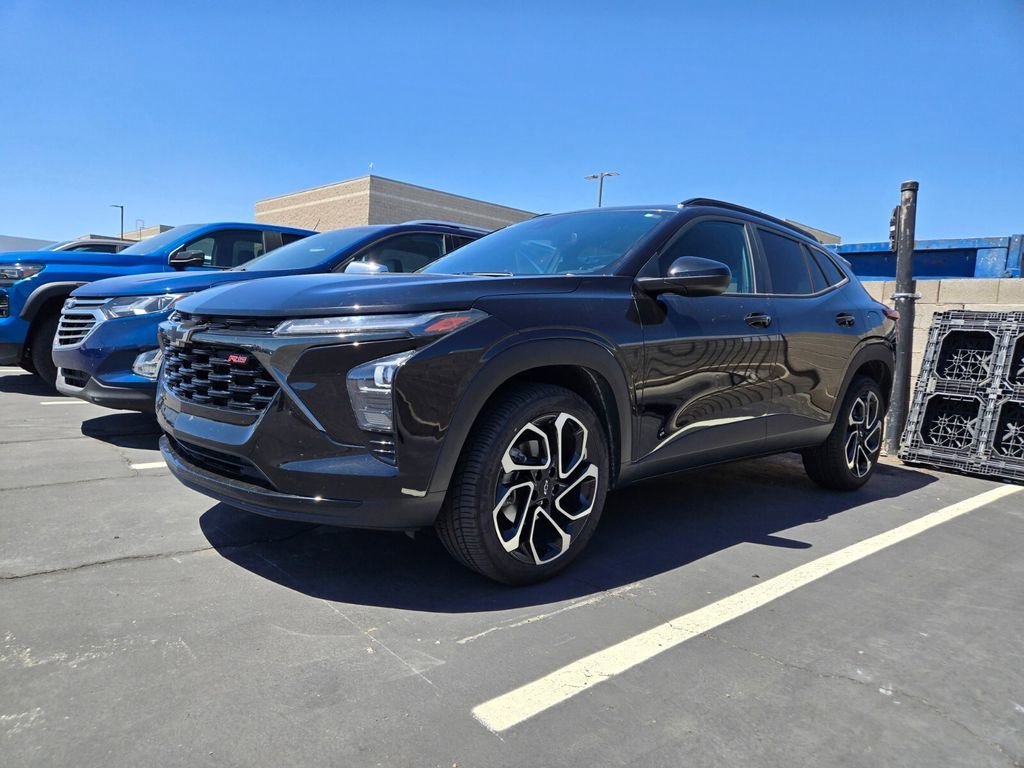 2024 Chevrolet Trax RS - Photo 2