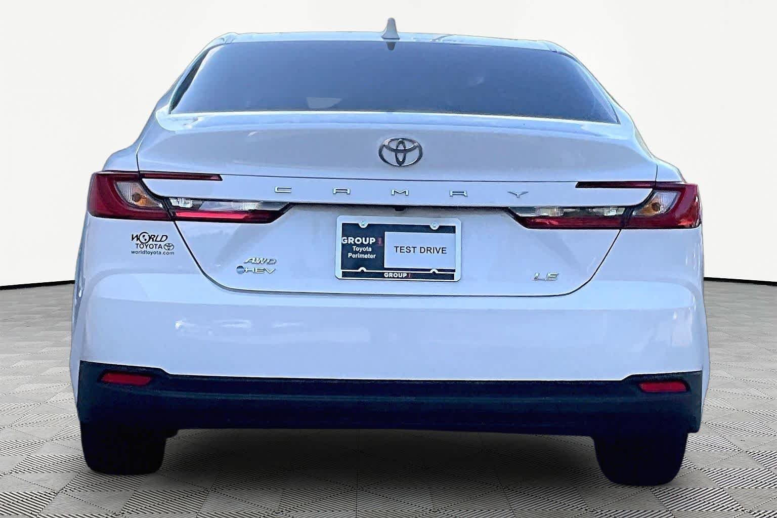 Used 2025 Ice Cap Toyota LE image 5