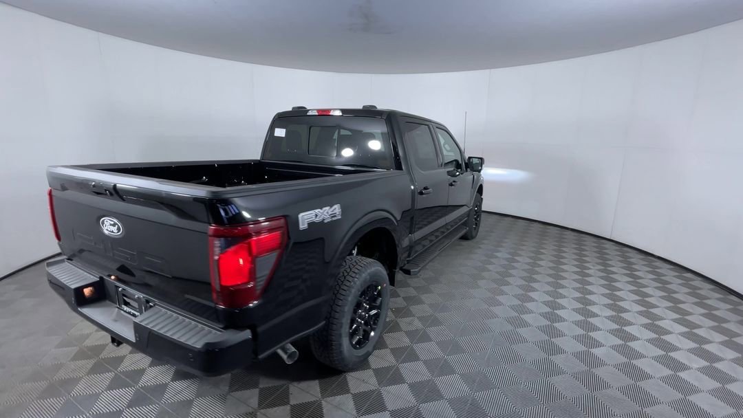 New 2026 Agate Black Metallic Ford XLT image 8