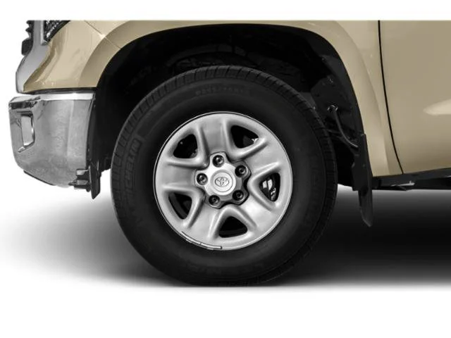 Used 2015  Toyota  image 11