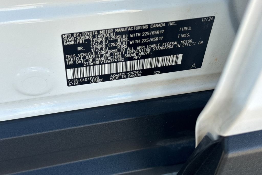 Used 2025 White Toyota XLE image 36