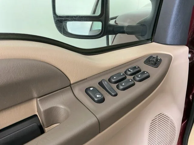 Used 2004 Red Ford XLT image 8