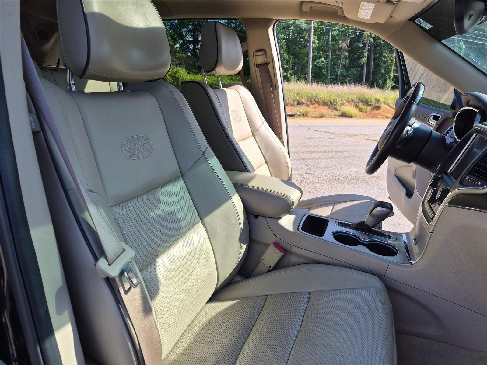Used 2017 Walnut Brown Jeep Overland image 31