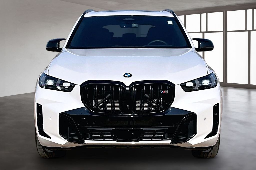Used 2025 White BMW M60i image 3