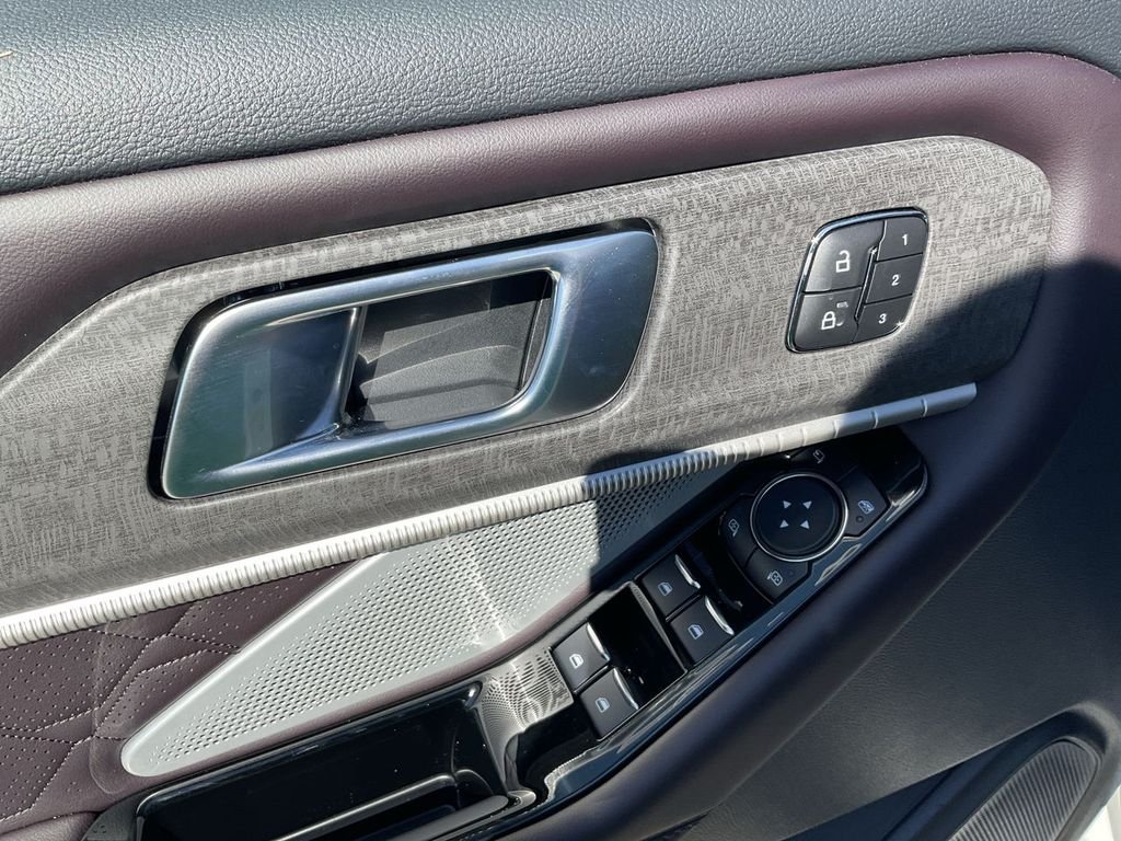 2026 Ford Explorer Platinum - Photo 13