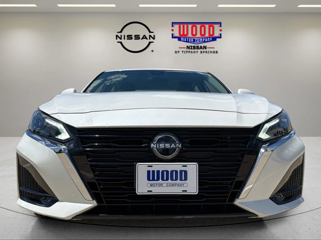 Used 2023 Pearl White Tricoat Nissan 2.5 SV image 6