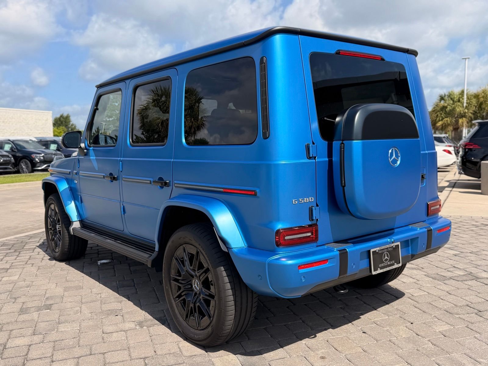Certified Used 2025 MANUFAKTUR South Sea Blue Magno Mercedes-Benz G 580 image 11