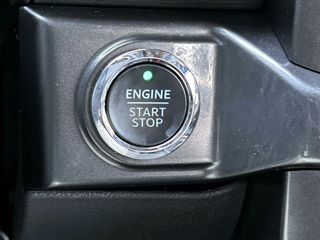 Used 2023 Black Ford XLT image 25