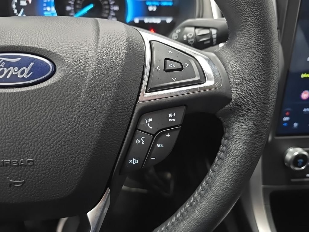 Used 2024 Oxford White Ford SEL image 26