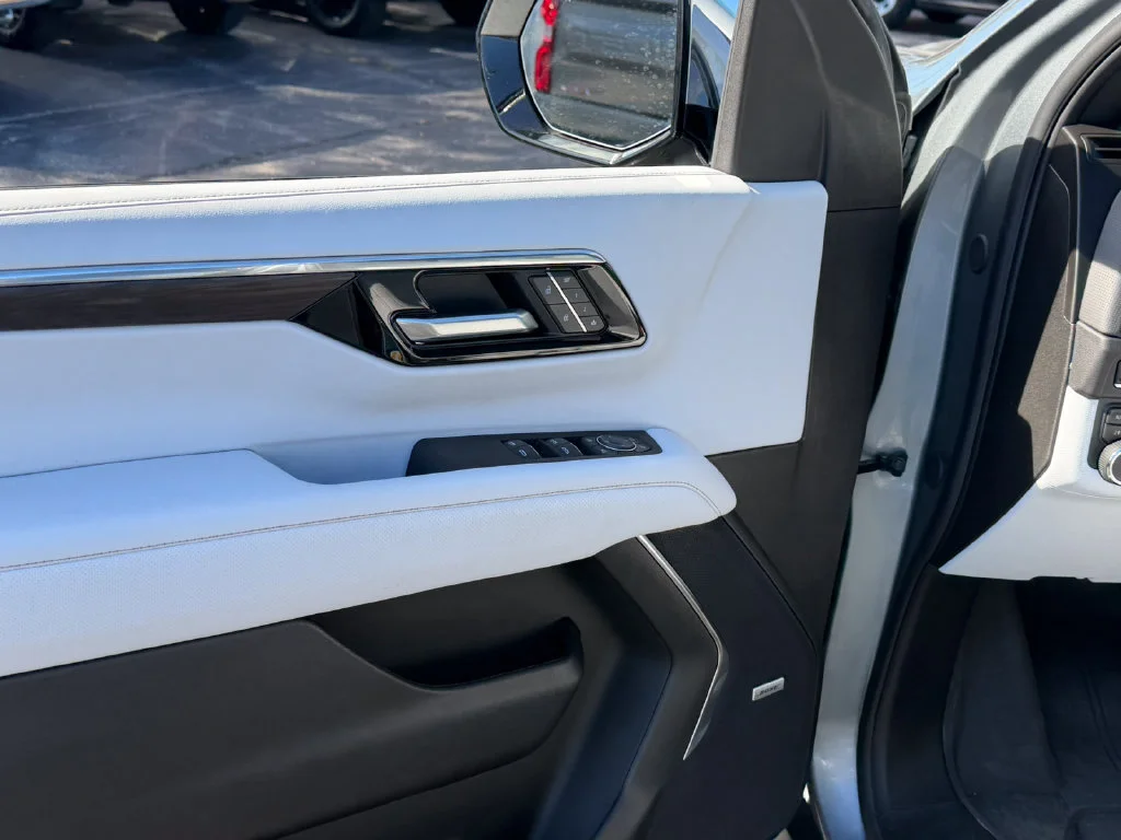 2025 Chevrolet Tahoe Premier - Photo 28