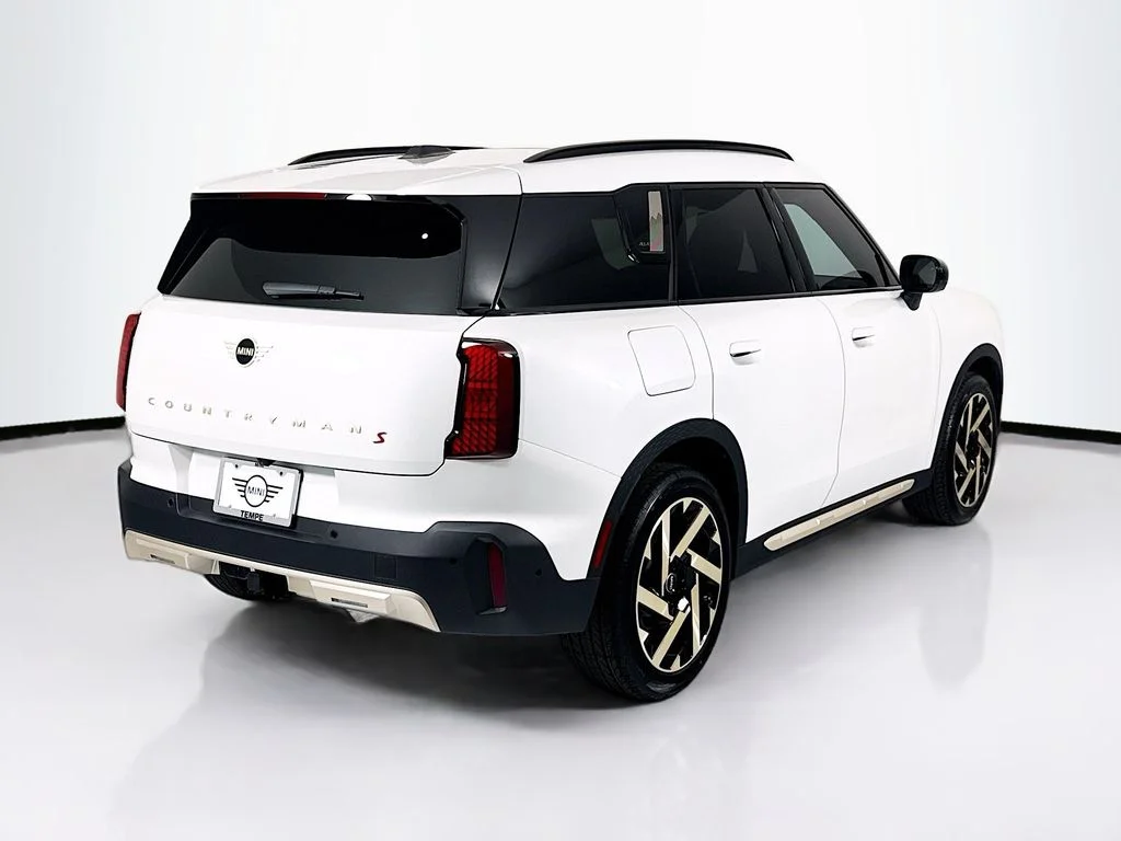 New 2027 Nanuq White Metallic MINI Iconic image 5