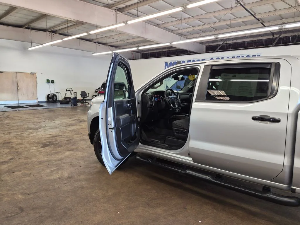 Used 2019 Silver Ice Metallic Chevrolet LT Trail Boss image 12