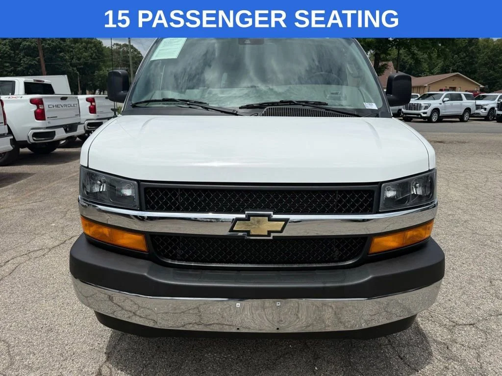 Used 2023 Summit White Chevrolet 1LT image 8