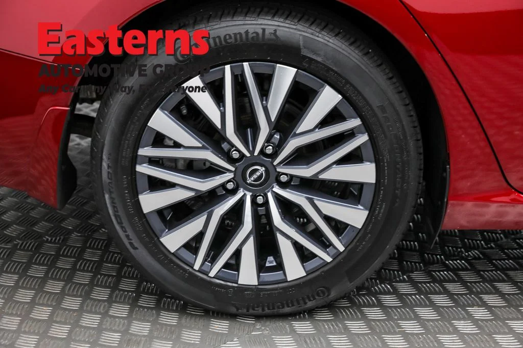 Used 2023 Red Nissan 2.5 SV image 29