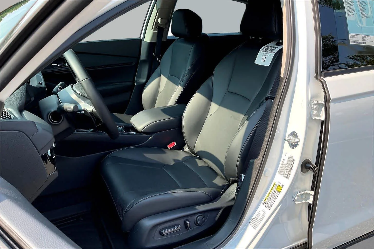 New 2026 Platinum White Pearl Honda EX-L image 9