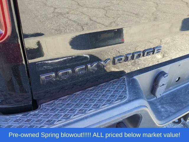 Used 2021 Black Jeep Overland image 12