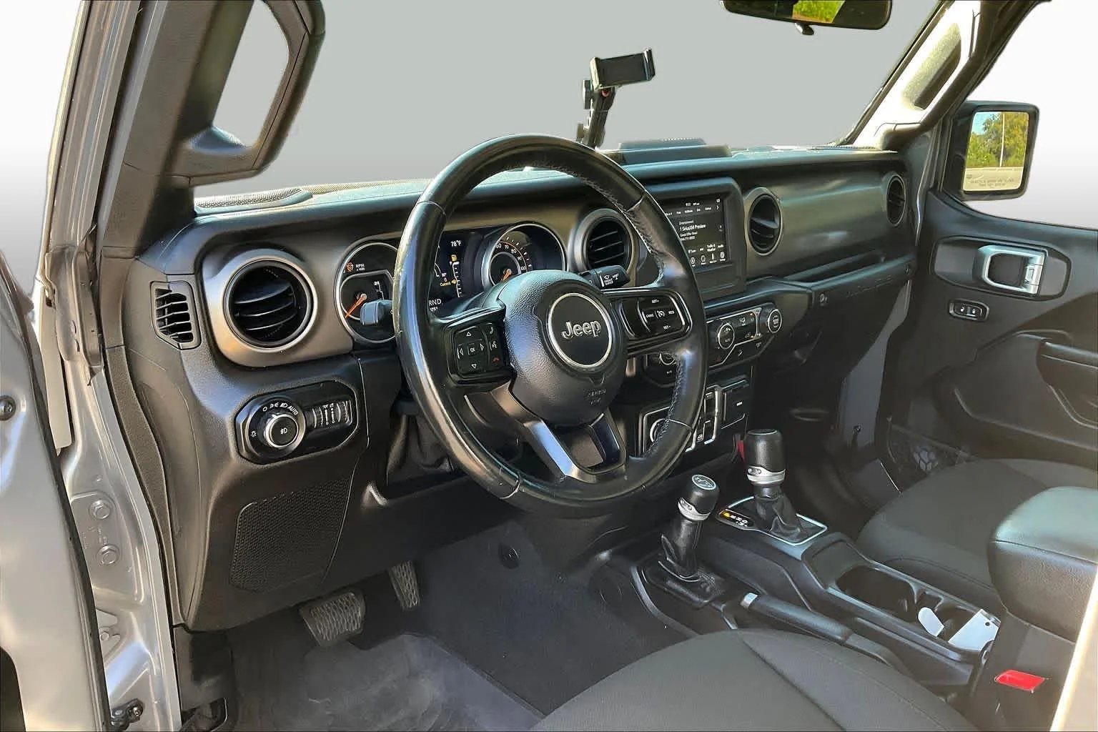 Used 2018 Sting-Gray Clearcoat Jeep Sport S image 17