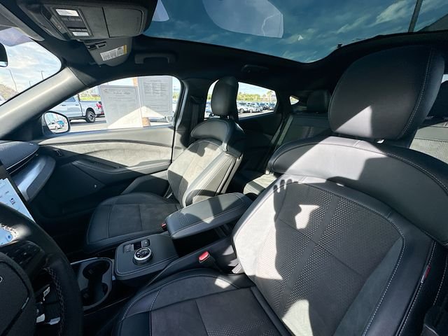 Used 2023 White Ford GT image 22
