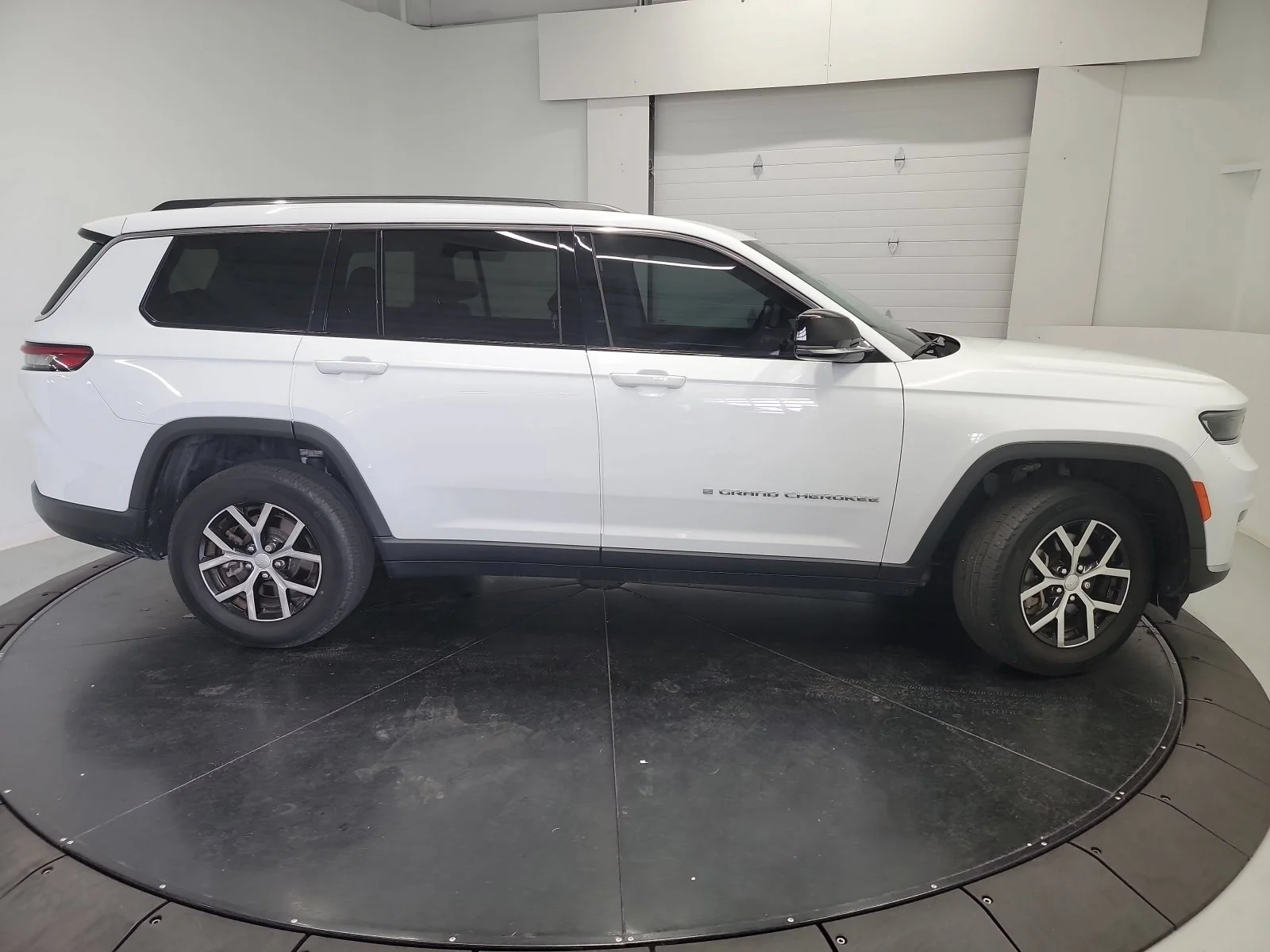2023 Jeep Grand Cherokee L Limited - Photo 9