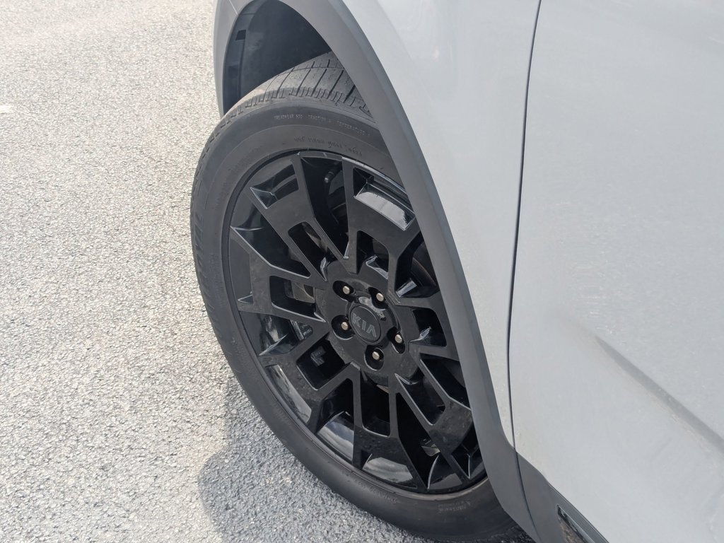 Used 2021 Wolf Gray Kia SX image 9