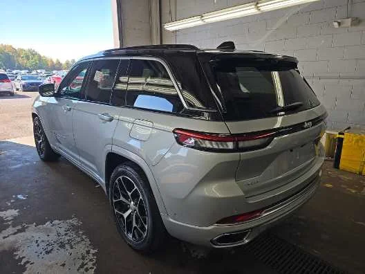 Used 2025 SILVER Jeep Summit Reserve image 6