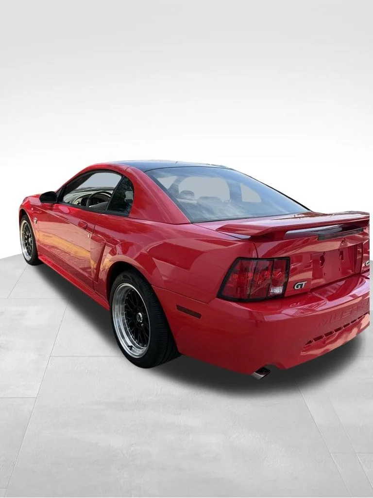 Used 2004 Red Ford GT image 5