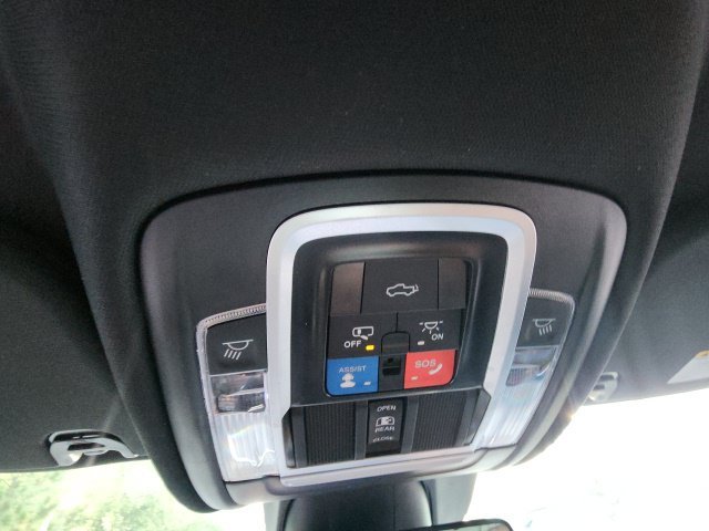 Used 2022 White Ram Laramie image 33