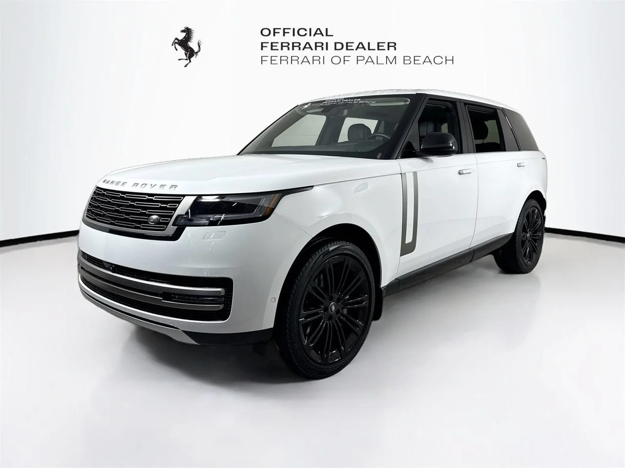 Used 2024 Fuji White Land Rover SE W/REAR DVD image 3
