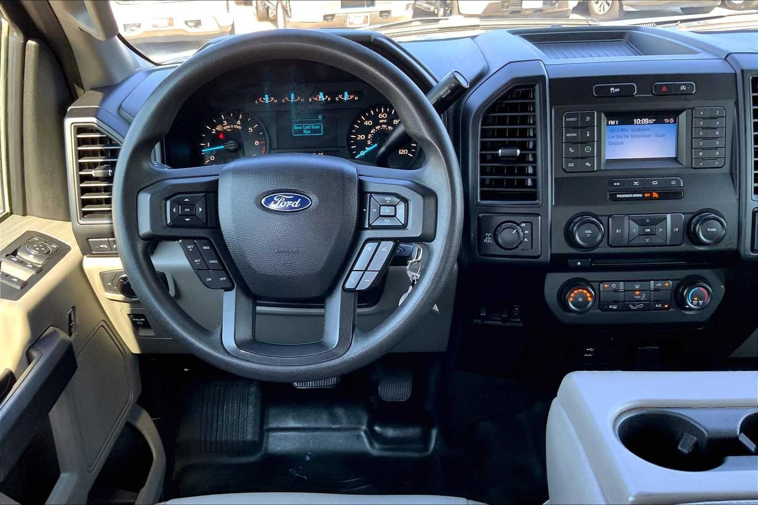 Used 2018 Blue Jeans Metallic Ford XL image 9