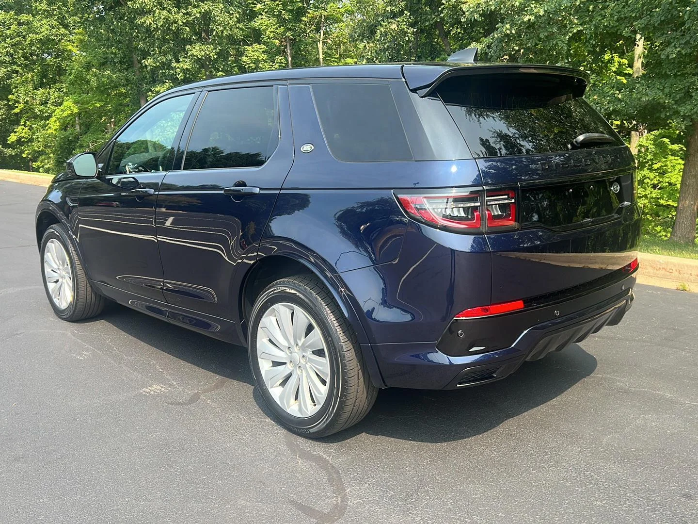 Used 2022 Portofino Blue Metallic Land Rover S R-Dynamic image 3