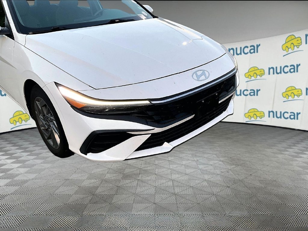 Used 2024 White Hyundai SEL image 8