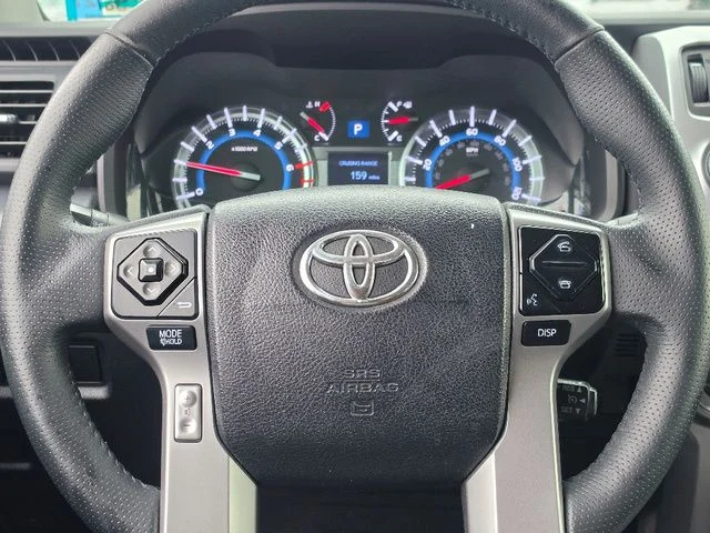 Used 2018 Midnight Black Metallic Toyota SR5 image 29