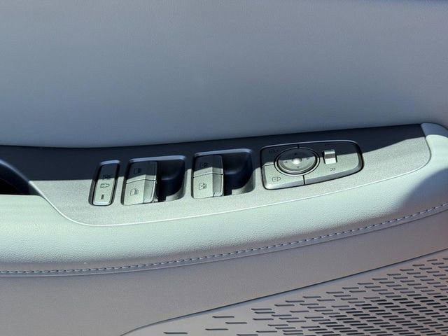 Used 2024 Silver Hyundai SEL image 27
