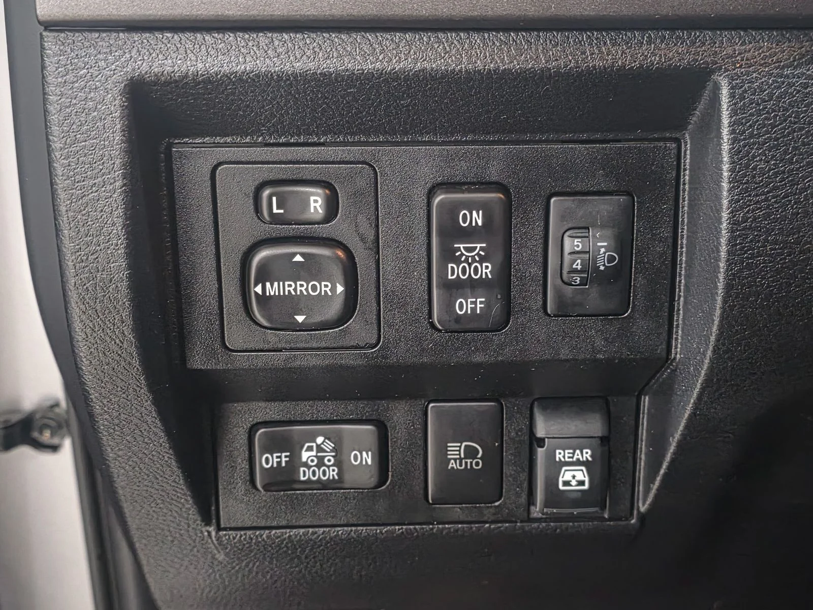 2020 Toyota Tundra SR5 - Photo 25