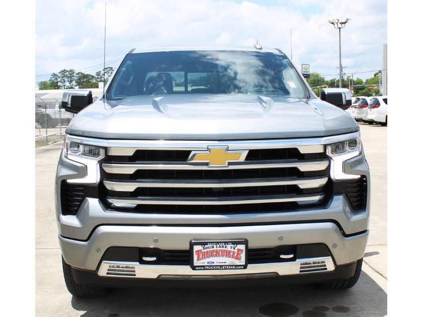 Used 2025 Sterling Gray Metallic Chevrolet High Country image 31