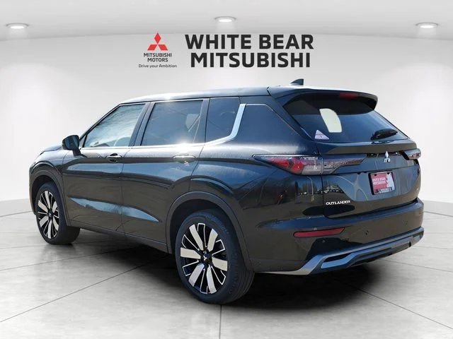 New 2026 Black Diamond Mitsubishi SE image 2