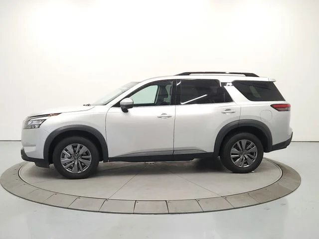 Used 2025 Silver Nissan SV image 4