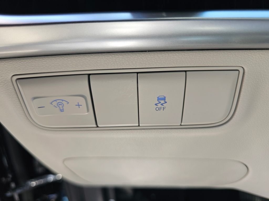 New 2026 Black Hyundai SE image 25