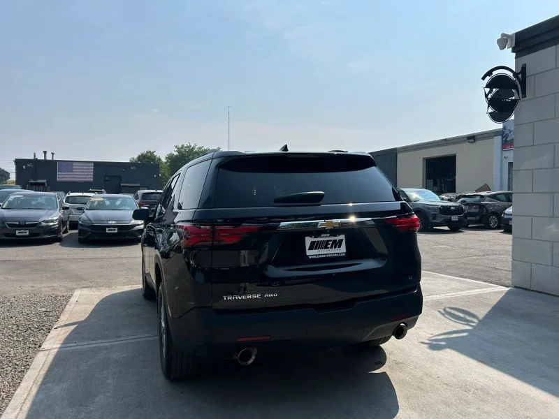 Used 2022 Black Chevrolet LT Sport Utility 4D image 9
