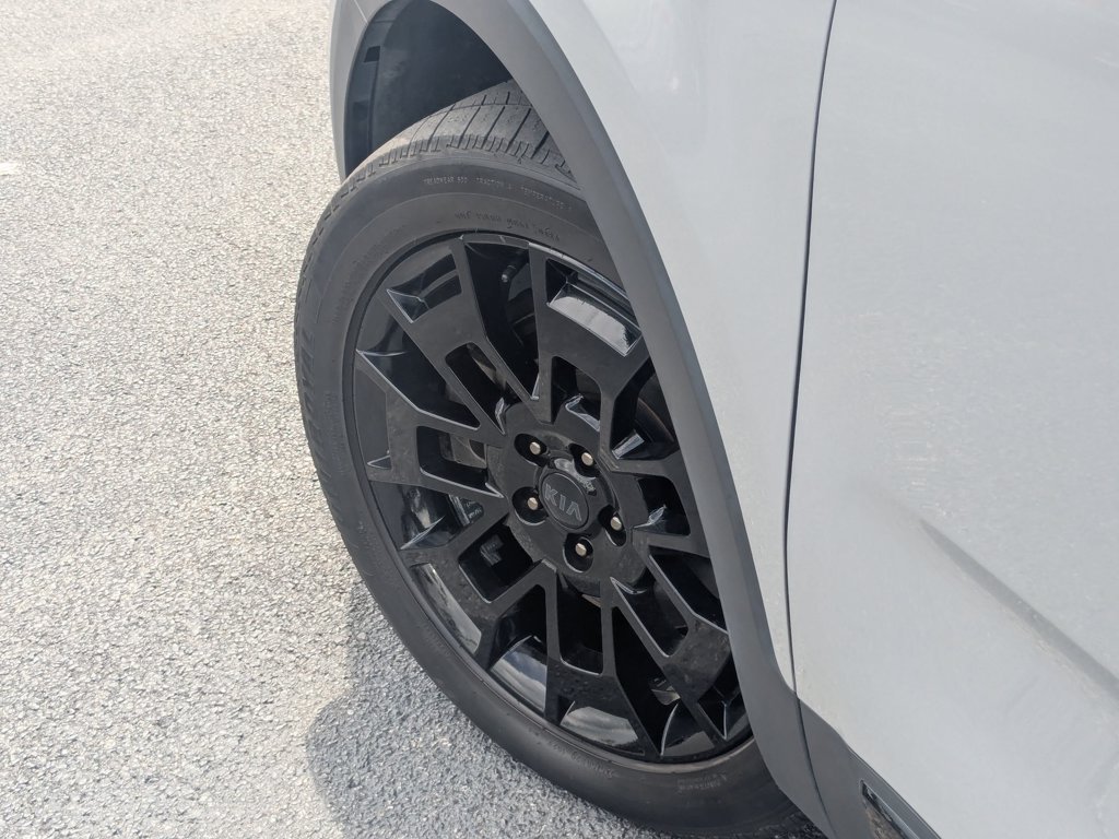 Used 2021 Wolf Gray Kia SX image 9