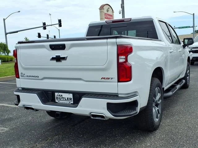 New 2026 Summit White Chevrolet RST image 21