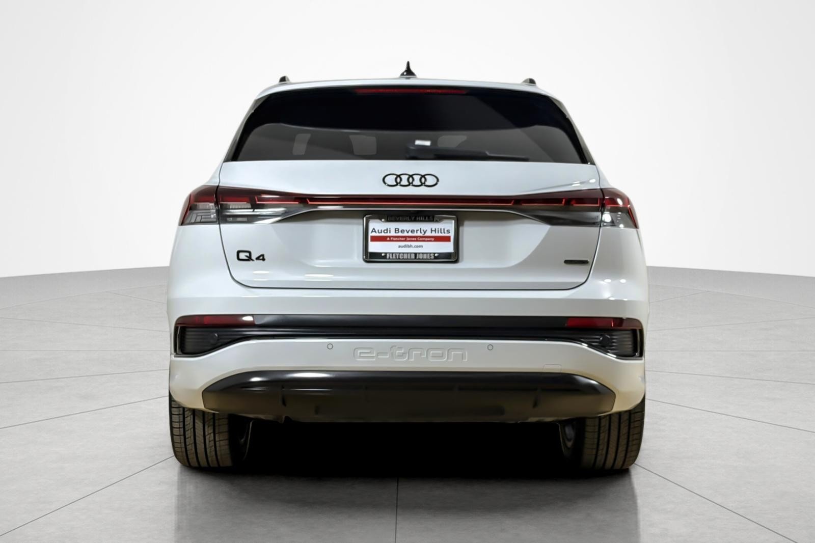 Used 2023 Glacier White Metallic Audi Premium Plus 50 quattro image 4