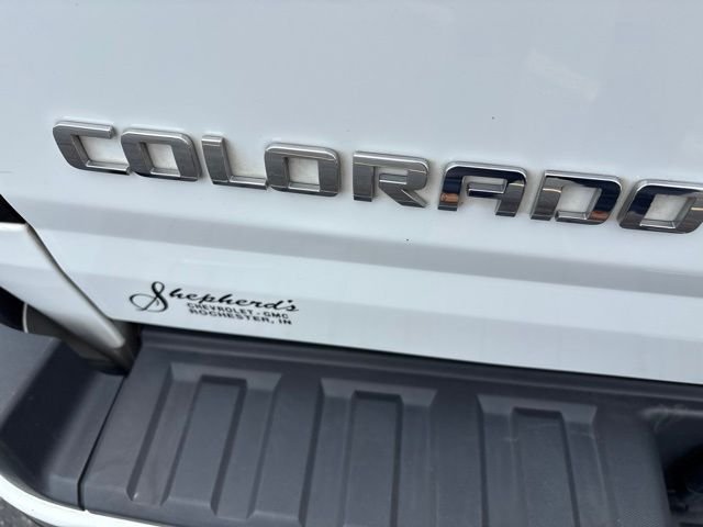 Used 2017 White Chevrolet Z71 image 14