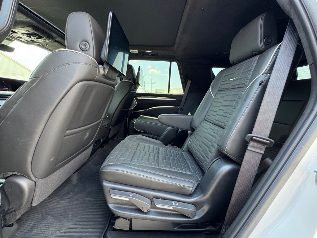 Used 2025 White Cadillac V-Series image 34