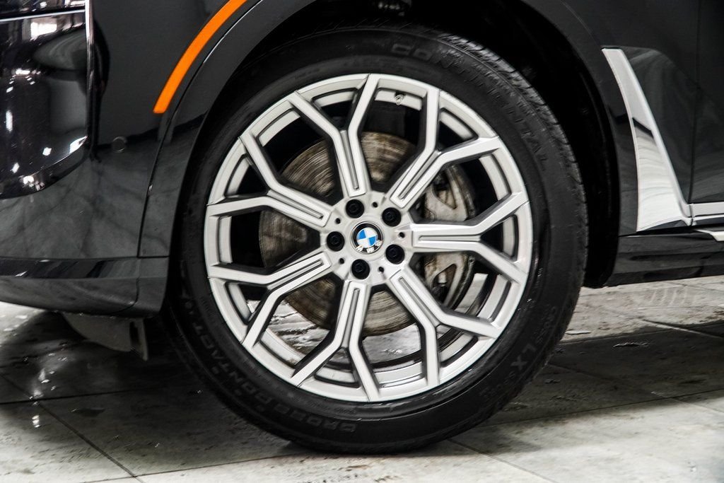 Used 2025 Black BMW xDrive40i image 6