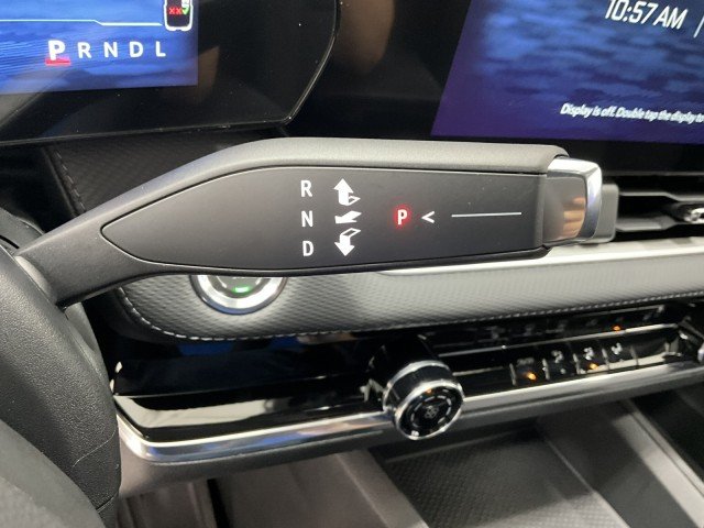 New 2027 Summit White Chevrolet LT image 25